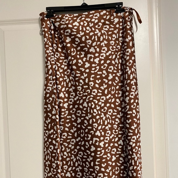 Women’s midi skirt. - Picture 1 of 2
